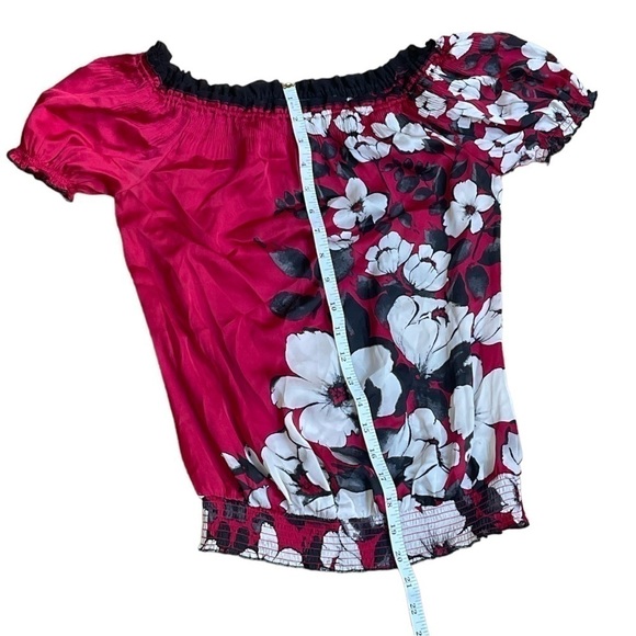 White House Black Market Red Floral Satin Off Shoulder Blouse XXS - Picture 3 of 5
